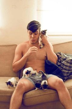 Porn genesis950:  Hot Guys With Cats!  photos