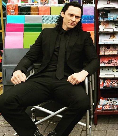 izhunny: timetravellingshinigami: Just a bunch of Tom Hiddleston  pics for your viewing pleasure my 