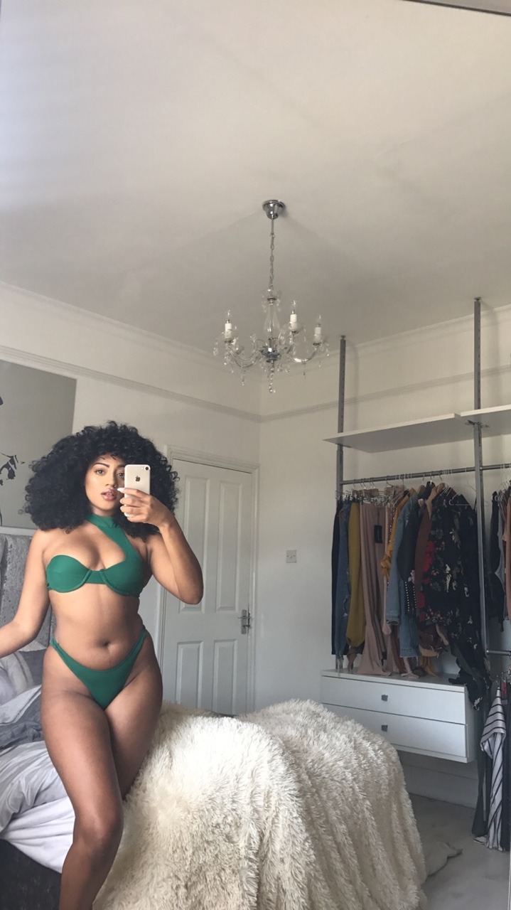 coolvintagesoul:  A little weight ain’t hurt nobody… right?