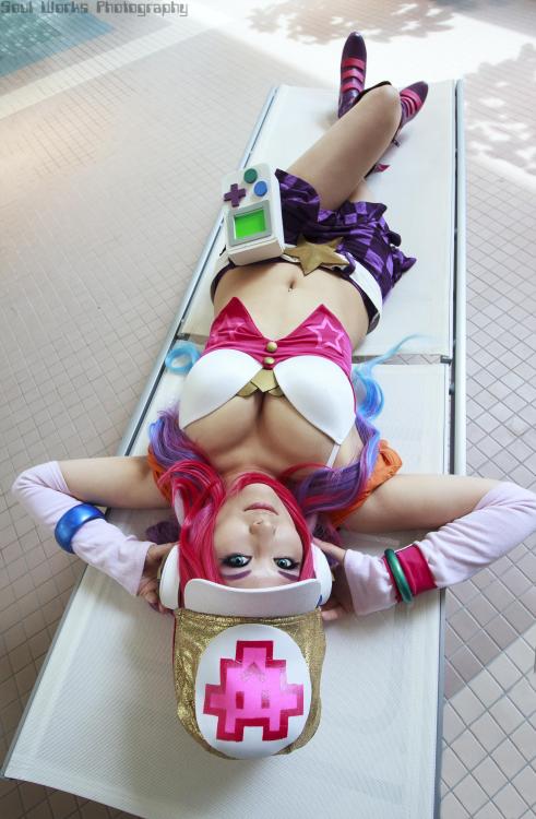 asexycosplay: [Self] J Tanooki as Arcade Miss Fortune