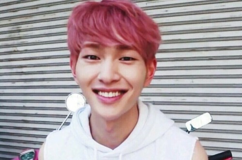 Onew Looked So Good With His Pink Hair 