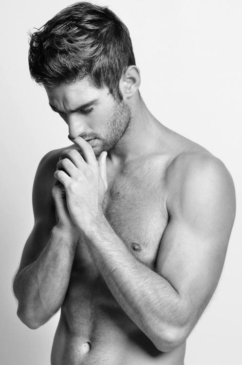 handsomemales:  ricardo baldin by rodrigo pavan 