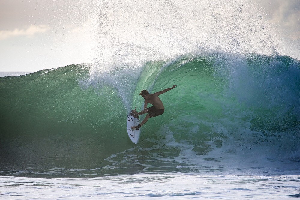 highenoughtoseethesea:  Bruce Irons and John Florence make the most of a flukey early-early-season