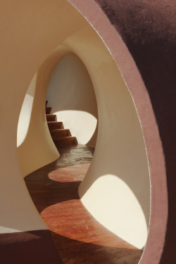 building-block: Pierre Cardin Palais Bulles