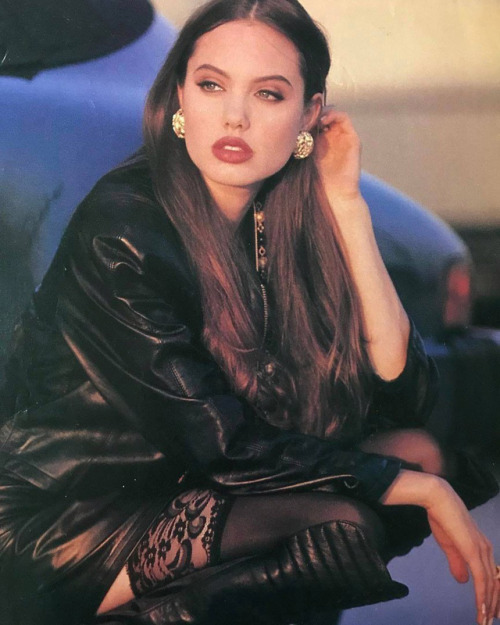 betchawanna:mdl: Angelina Jolie