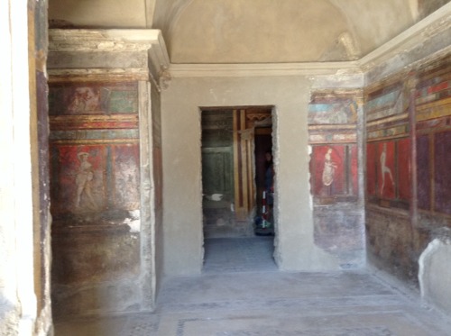 the-fault-in-marys-life: Mystery’s room - Pompeii