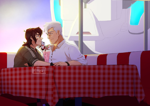 kuronislove: hyteriart: LET THEM HAVE A CHEESY DINER DATE.  Look how handsome shiro looks in th