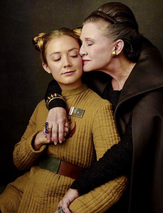 reyfinndameron:  Carrie Fisher as Leia Organa with her daughter Billie Lourd as Lieutenant