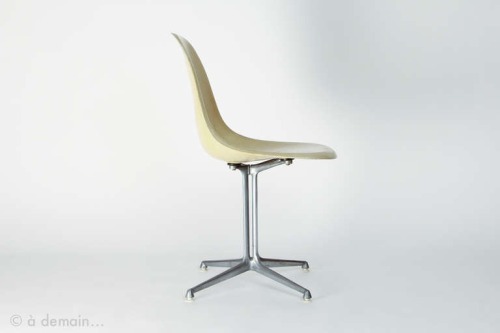 Ray & Charles Eames, DSR “Shell” Chair, La Fonda base, 1959. For Herman Miller. USA.