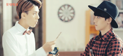 blondejongin:  when sehun made baekhyun eat the pepero 