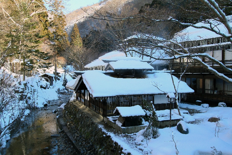 sartorialjohnnyboy:  Hoshi onsen located in Gunma prefecture, Japan: http://www.houshi-onsen.jp/index.html