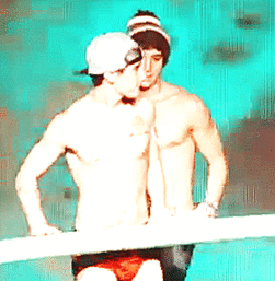 twintalkstime:  jai & luke + touching each other 