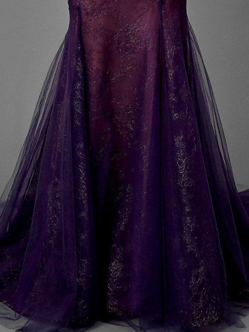 themiseducationofb: People will stare. Make it worth their while → Marchesa | Pre-Fall ‘1