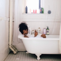 thelifeoflsb:  LSB | Bathtub Etiquette. (II/III)