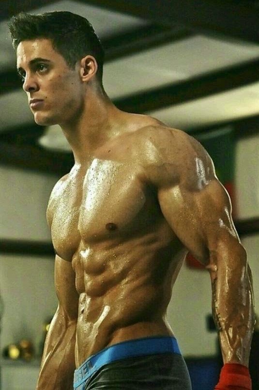 elispiritweaver:  Hot Dudes: http://elispiritweaver.tumblr.com