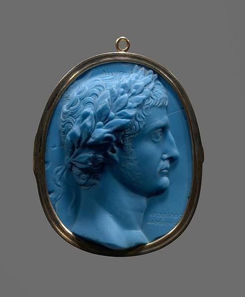 astrangerreplay: Glass cameo of Herophilos, 20 AD. Held in Kunsthistorisches Museum
