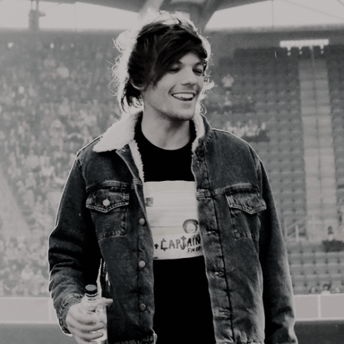 hl-edits:Louis performing at Croke Park in Dublin, Ireland. —  May 25th, 2014. ©Linchen Bienchen on 