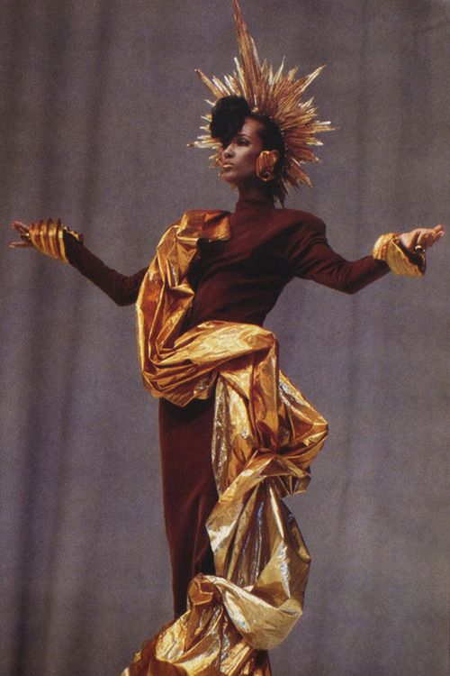 tiagoloureiroscrapbook:Iman in Thierry Mugler, 90’s