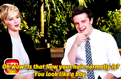 the-absolute-funniest-posts:   Josh and Jen’s reactions to each other’s pictures