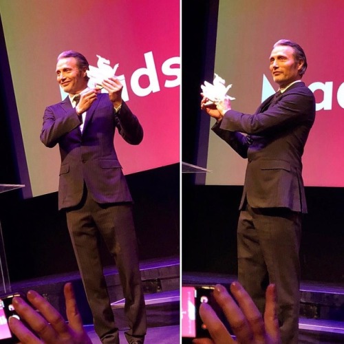 baba-yaga-not-only:Mads Mikkelsen receiving the Nordic Honorary Dragon Award at Göteborg Film Festiv