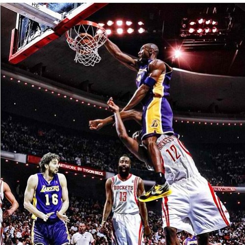 s1lent1ntellect:  Repost from my boy, fellow #LAKESHOW watcher..  #lakers #mamba #kobe #purpandyellow  @nicelookneezy 