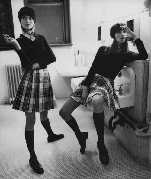christy-turlington: Christy Turlington &amp; Linda Evangelista in “Campus Beat” by S