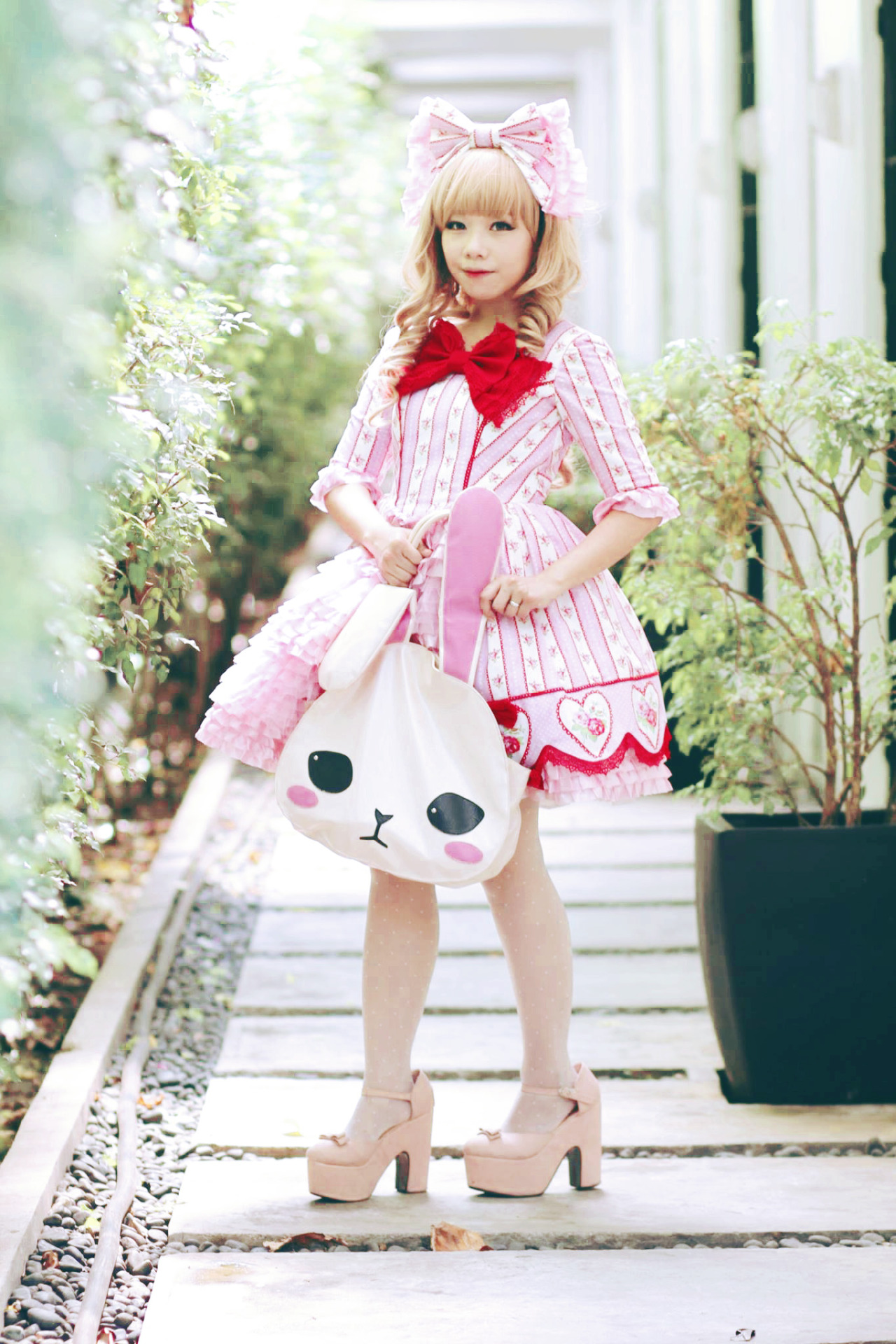 dolldelight:  Miaow being absolutely adorbs in this dress set I made! Photos by Jio