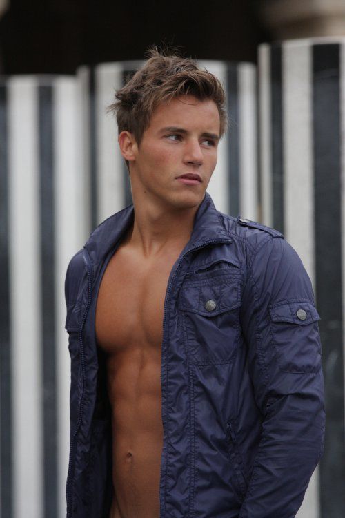 hotcelebs2000:  ROMAIN VENNAT