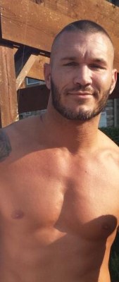 Mmm only Randy Orton can be this sexy :P