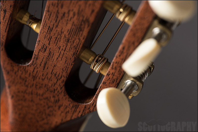 thedailygit:  Taylor 522e, Grand Concert 12 Fretsee more guitars at Lauzon Music,