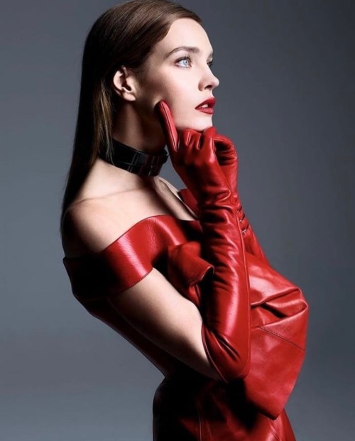artfulfashion:Natalia Vodianova photographed for Vogue China, September 2019, by Solve Sundsbo