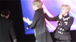 loveintokio: cute niel moments during lovefool in toronto ♥(ˆ⌣ˆԅ)