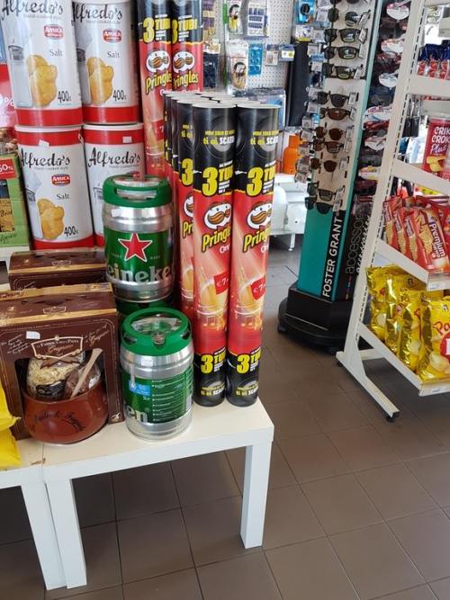 diary-of-a-chinese-kid:A triple pack of Pringles! 