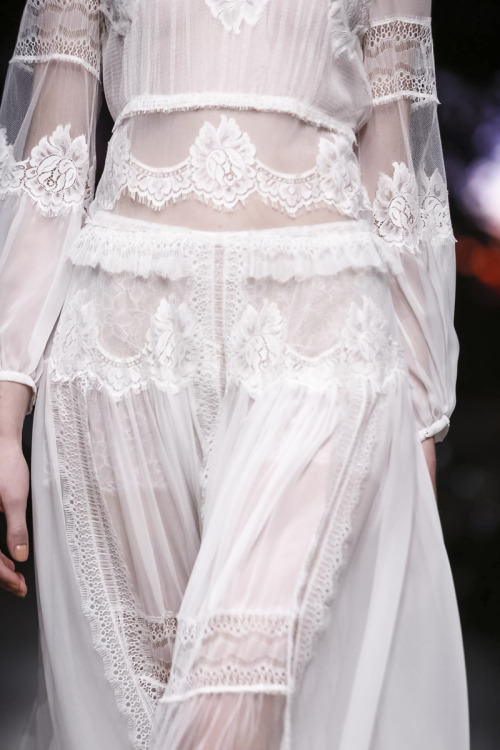 improbabilefashonista:  Alberta Ferretti at Milan Fashion Week Fall 2015