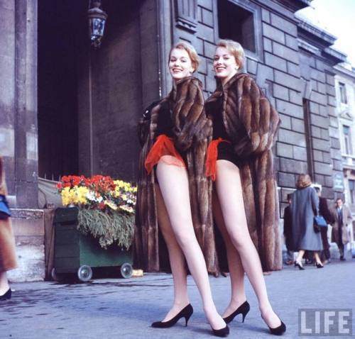 Alice and Ellen Kessler(Loomis Dean. 1963?)