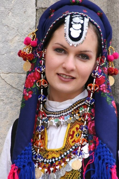 Serbian traditional dress  (click to enlarge)3-4. Serbian costume from Prizren, Metohija area, Kosov