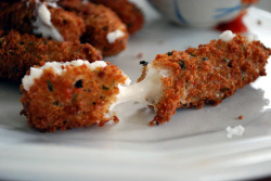 vegan-yums:  Vegan mozzarella sticks / Recipe