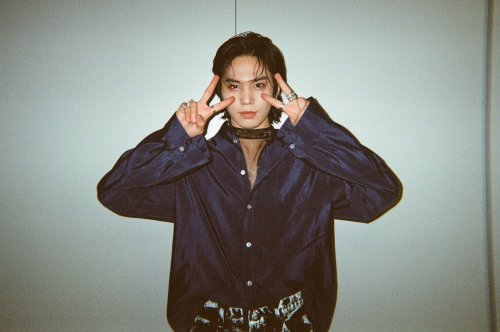 moonrock:210522 Fancafe Update Film Camera Jacket Behind 