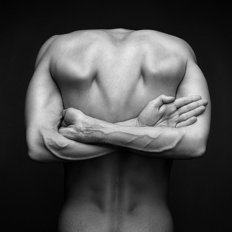 artisticnudesonly:  BackboneVidi 