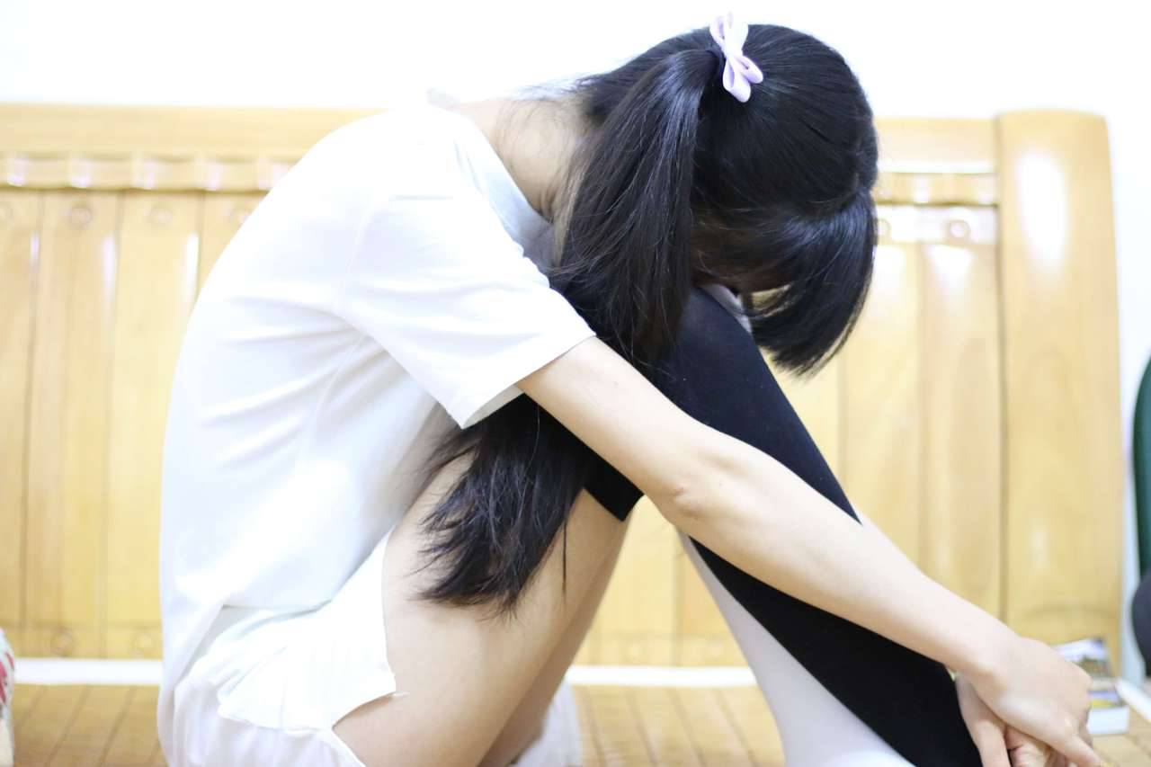 supre-pig:  好像汤上面的变态不少呢…呐呐~如果我这样踩着你们的J2会怎么样呢~~？很好奇会发生什么事呢~（笑）叫我声公主大人说不定会勉为其难的给你们舔一下脚尖哦~~(⑅˃◡˂⑅)