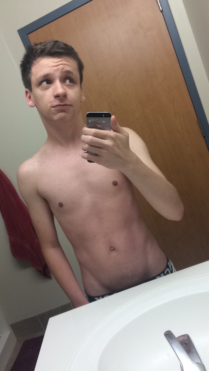 chivalrouswooly: Just trying to start a mirror appreciation post before class starts…