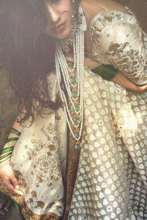 beautifulsouthasianbrides:  Outfit by:Dhruv Singh
