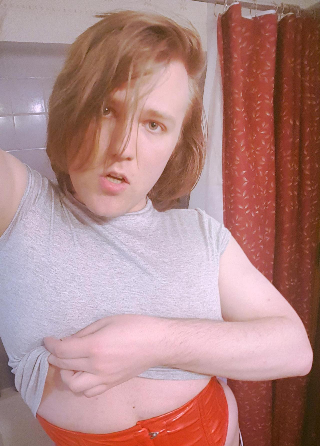 ta6769:  I got a bit flirty with a camera today. The return of my red waist cincher!