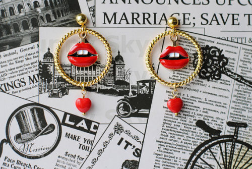 Red Lips Earrings //inLait