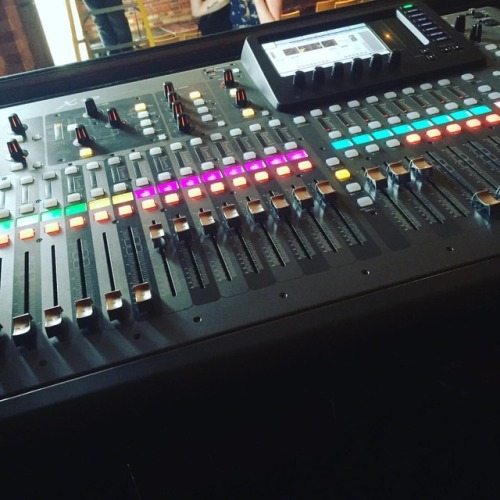 <p>Hello new friend #x32. First audio gig back and it’s a silent film screening? #techlife #mixdujour #soundgirl @behringer (at Gladstone Hotel)</p>