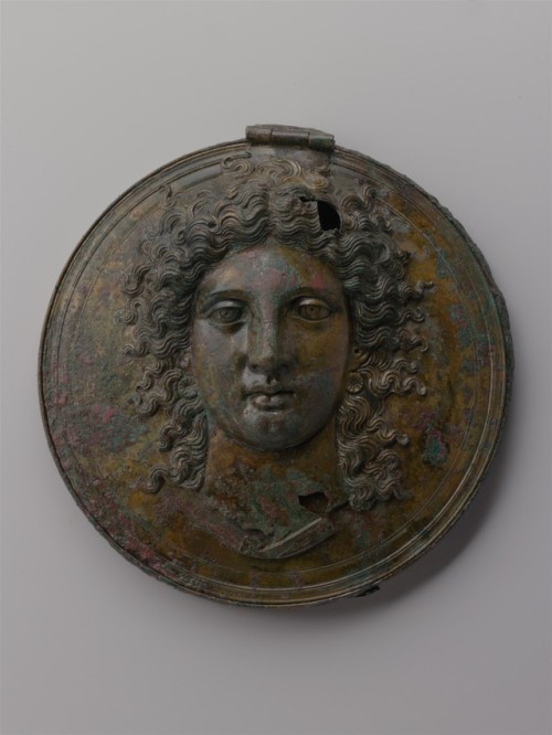 met-greekroman-art:Bronze box mirror, Greek and Roman ArtMedium: BronzeRogers Fund, 1907Metropolitan