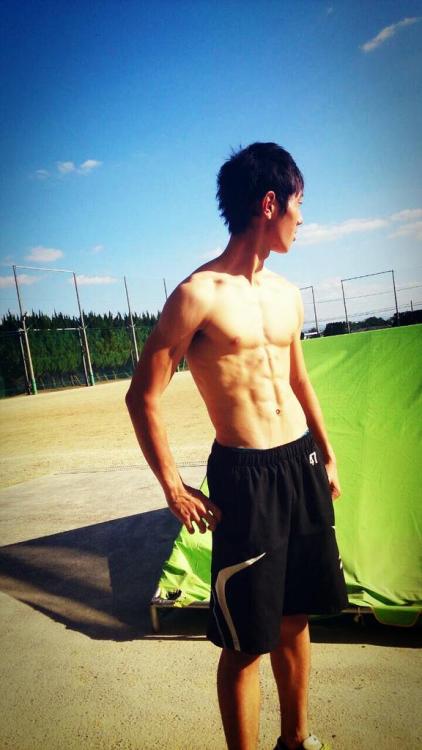 http://gaykoreandude.tumblr.com/post/110210771083