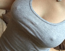 mizelittlemuse:  I love fooling around even if only my boobs,same top, how easily I am turned on. 😝