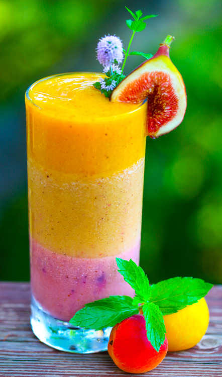 Olenko&rsquo;s Beautiful Summer Sunset Smoothie This is a great frozen smoothie that you can mak