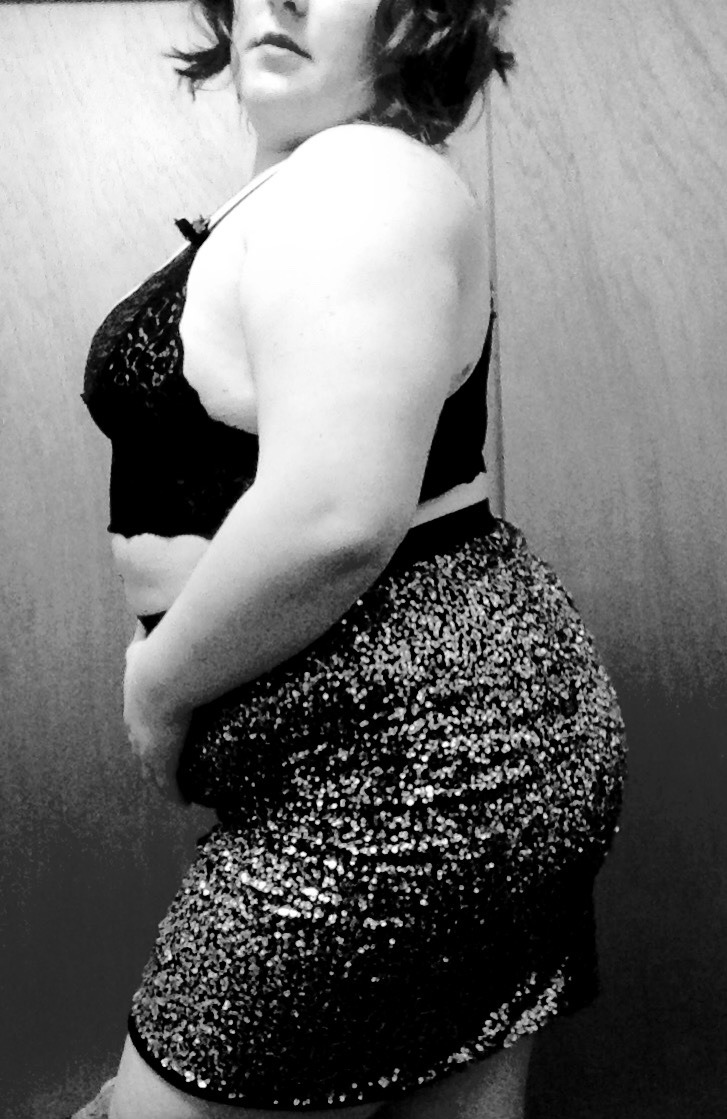 lingeringkisses:  Lace and sequins